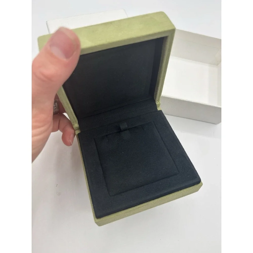 Van Cleef & Arpels Authentic Empty Jewelry Box Green Suede‎ Square